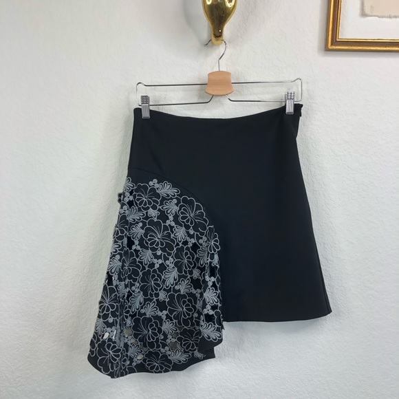 Tibi 3D Lace Embroidered Applique Asymmetrical Ski - Picture 1 of 6